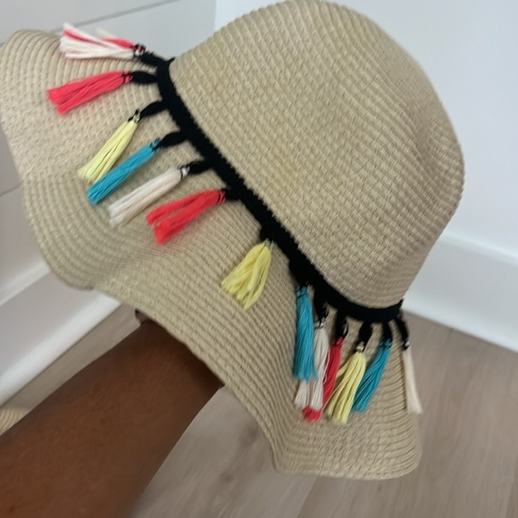 2 kids beach hats - Picture 3 of 4